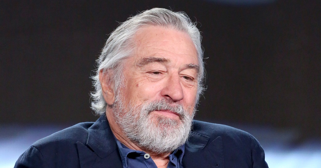 Robert De Niro está aniversariando no dia 17 de agosto, ele que nasceu no ano de 1943, na cidade de Nova Iorque,EUA. Depois de estudar num colégio de padres, De Niro decidiu que gostaria de interpretar, para isso se esforçou e estudou arte dramática no Conservatório de Stella Adler.