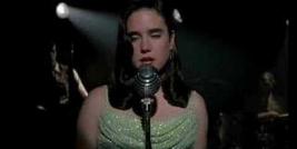 O filme de 1998 estrelado por Kiefer Sutherland e Jennifer Connelly que aparece cantando em cena, mas na verdade  a voz é da  cantora Anita Kelsey.