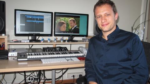 Federico Jusid elegeu Madri, como o local em que ele estabeleceu a sua base, notadamente pela facilidade de deslocamentos dentro da Europa, mas também pela oportunidade que teve no estabelecimento de importantes contatos com a esfera cinematográfica, o que praticamente o colocou dentro da sétima arte.