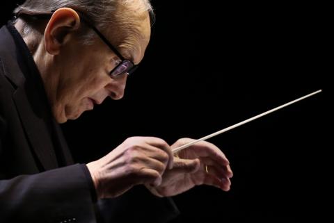 MORRICONE COMEMORA 60 ANOS DEDICADOS À MÚSICA.