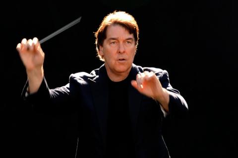 Está aniversariando neste dia 11 de março o compositor David Newman, que nasceu em Los Angeles, a meca do cinema. A responsabilidade de carregar o sobrenome Newman, ainda mais em se tratando de um compositor de trilhas, isso representa um fardo enorme, uma cobrança incalculável e uma responsabilidade que não pode ser desprezada. 