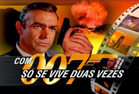 Quando tudo estava sendo preparado para a produção deste filme, nas paradas de sucesso figurava a cantora Nancy Sinatra com a canção "Somethin 'Stupid", um dueto com o seu pai, Frank Sinatra. , Broccoli e Saltzman estavam plenamente convencidos de que mais do que a Nancy, o sobrenome Sinatra iria conferir um peso importante para a canção tema do filme COM 007 SÓ SE VIVE DUAS VEZES.