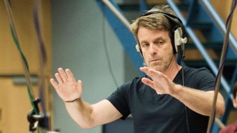 Uma das grandes paixões do compositor Harry Gregson Williams é reger uma orquestra, mas por outro lado ele saber muito bem que essa vontade muitas vezes esbarra na questão do orçamento que está reservado para a música.