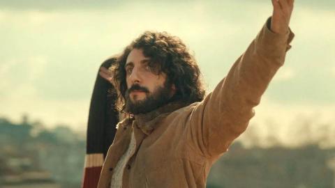 O filme O FALSÁRIO do cineasta italiano Stefano Ludovichi é ambientado nos anos 1970. 