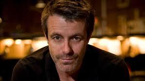 Harry Gregson Williams se notabilizou no cinema por vários trabalhos famosos como SHREK em 2001 e ainda AS CRÔNICAS DE NARNIAN  em 2005 que chegou a ser indicada ao Globo de Ouro.