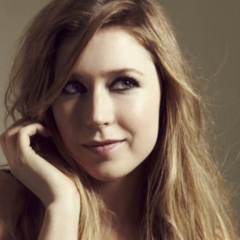 Já no primeiro álbum lançado em 2003 Hayley Westenra conseguiu a expressiva marca de 2 milhões de discos vendidos.