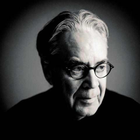 Está aniversariando o compositor canadense Howard Shore, que nasceu em Toronto no dia 18 de outubro de 1946. Trata-se de um compositor bastante aplicado, com trabalho apurado, cuja trajetória ganhou novos contornos depois da trilogia O SENHOR DOS ANEIS.