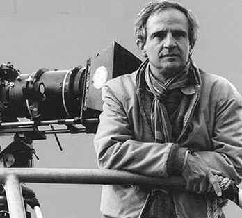 François Truffaut nasceu em Paris no dia 06 de fevereiro de 1932 e morreu no dia 21 de outubro de 1984 aos 52 anos. Como ator esteve em cena 16 vezes, escreveu 36  roteiros e dirigiu  28 filmes. Ganhou 31 prêmios e foi indicado para outros 25. Foi destacada a importância e o tratamento que Truffaut dispensou à trilha sonora em seus filmes.