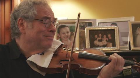 Neste momento está sendo lançado um vídeo com várias apresentações de Perlman com o regente e também violinista, o venezuelano radicado nos Estados Unidos, Gustavo Dudamel regendo a Filarmônica de Los Angeles.