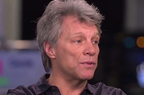 JON BON JOVI CANTA BILLY GET YOUR GUNS.