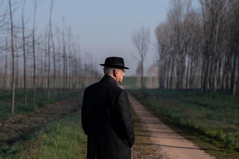No filme de Sorrentino, o presidente da República, interpretado por Toni Servillo, enfrenta dilemas morais, quando de repente se vê diante de um decreto que institui a eutanásia.