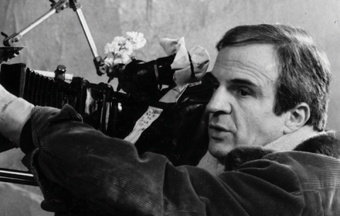 No dia 21 de outubro de 1984 morria o cineasta François Truffaut que se estivesse vivo estaria com 87 anos. Antes de tornar-se um diretor respeitado, o que auxiliou tremendamente essa trajetória bem sucedida foi o fato de ter sido um espectador precoce, pois na infância já demonstrava um latente interesse pelo cinema.