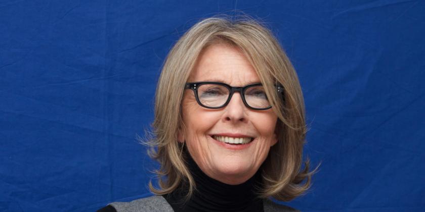 Seu nome é Diane Hall, natural de Los Angeles, Califórnia, EUA, nasceu no dia 05 de Janeiro de 1946 e ficou conhecida no cinema como Diane Keaton.