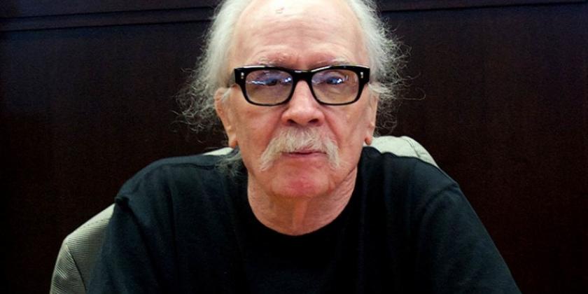 John Carpenter está completando 70 anos neste dia 16 de janeiro, ele que nasceu em 1948. Talvez ele tivesse se transformado num músico do rock, já que na juventude fez parte de uma banda chamada Caleidoscópio. Mas, o futuro reservava para Carpenter um lugar na arte cinematográfica, por isso que ele resolveu se transferir para Los Angeles e fazer o curso de cinema.