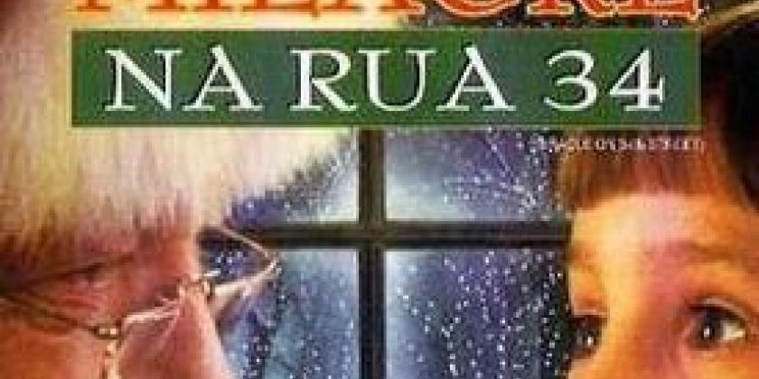 O filme mostra a garotinha Susan que diz não acreditar nessa história de Papai Noel. Ocorre que um belo dia ela é desafiada com o surgimento de um senhor de barba branca, contratado por uma loja para trabalhar de Papai Noel.