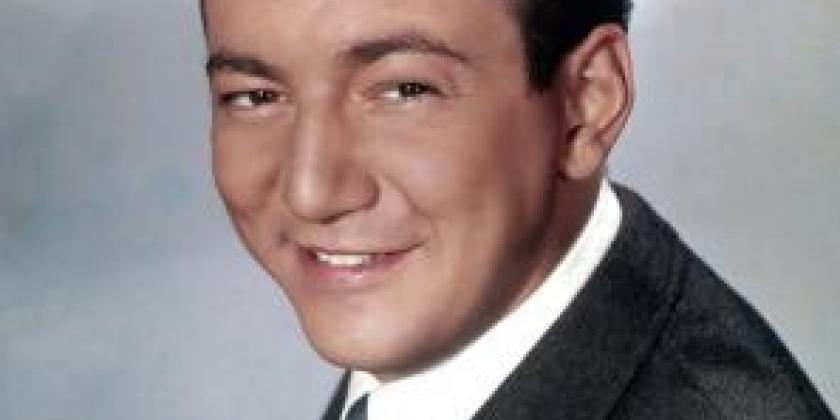 Ator e cantor Bobby Darin morreu aos 37 anos, tendo atuado em 26 filmes. Mas a sua voz continua ecoando nas telas, pois até aqui já são 139 filmes com as canções interpretadas por ele nas trilhas sonoras. 