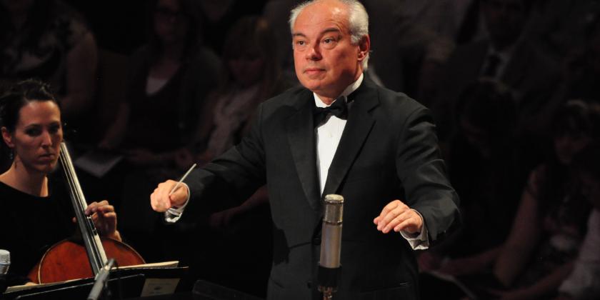 Desde 2003 quem assumiu a regência da Orchestra at Temple Square foi o violinista de renome internacional  Igor Gruppman.